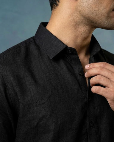 Chhaap Black Cotton Solid Shirt Collar Kurta Set