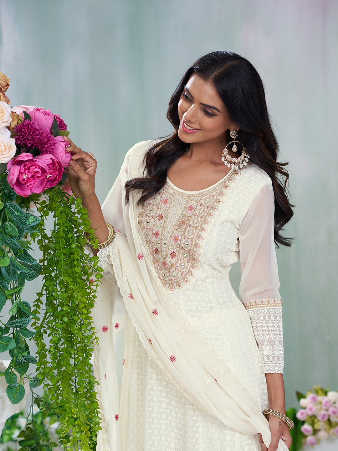 White Georgette Zari Sequence Thread Embroidery With Mirror Work Kurta With Pant And Dupatta