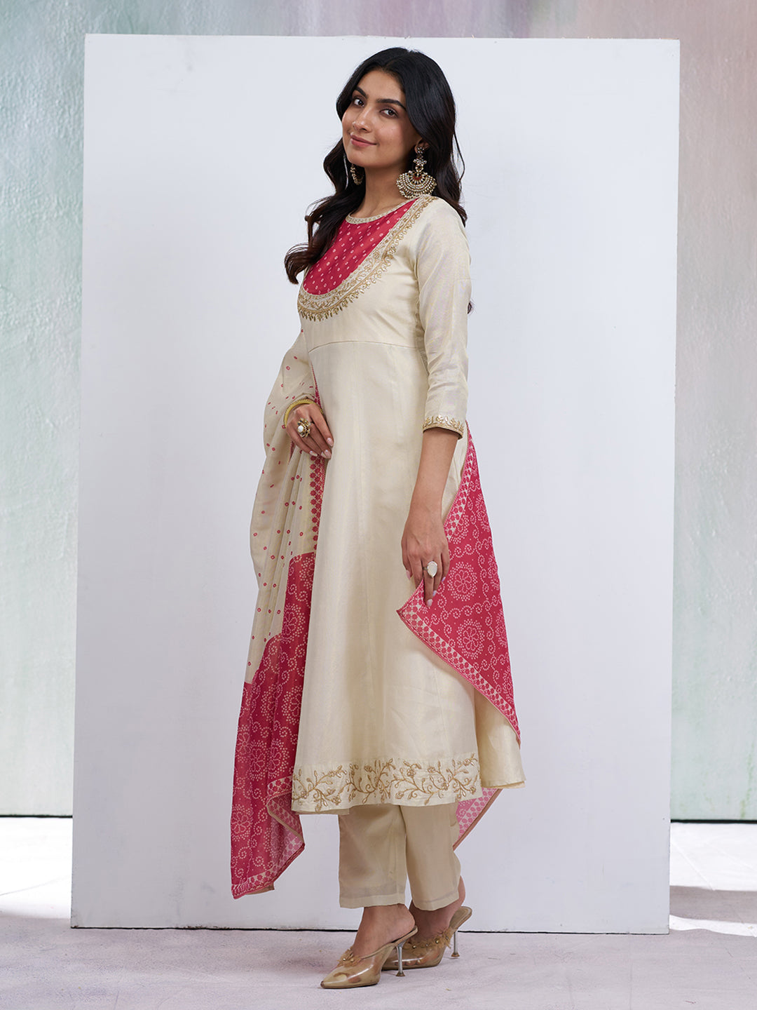 Off-White & Pink Silk Blend Zari Embroidered Kurta With Pant And Dupatta