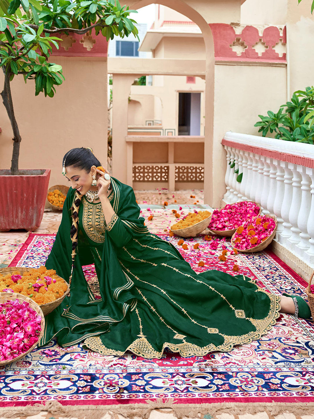 Green Zari Sequence Thread Embroidery Kurta With Pant And Dupatta